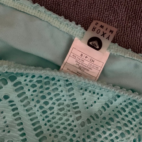 Lot of 4 bright Roxy and Lucky Brand bikinis Sz S - Picture 11 of 16